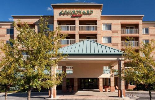 Independence Hotel | Relaxing Retreat at Courtyard Cleveland Independence