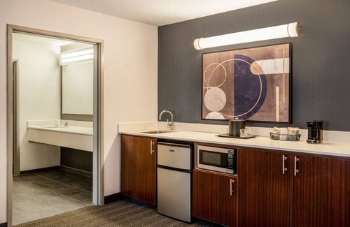 Southwest Colorado Springs Hotel | Welcoming Courtyard Colorado Springs South with Pool & Spa