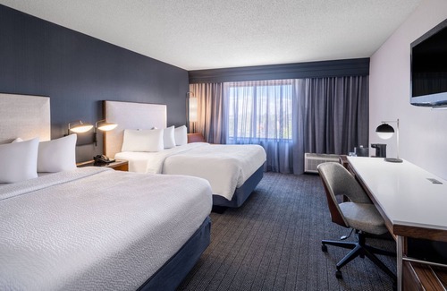 Southwest Colorado Springs Hotel | Welcoming Courtyard Colorado Springs South with Pool & Spa