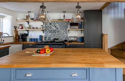 Horton Cottage | Cozy Courtyard Cottage: Pet Friendly Stay Near Gastro Pub