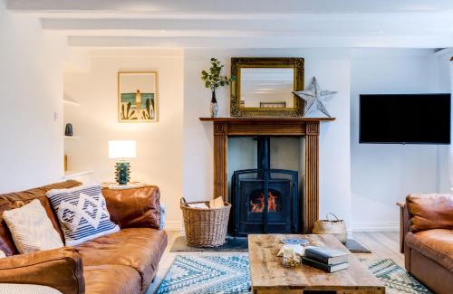 Delabole House | Pet-Friendly Courtyard Cottage in Helland Barton Farm