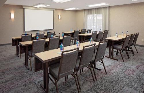 Croasdaile Farm Master Hotel | Cozy Courtyard Durham: Pool & Dining Near Duke University
