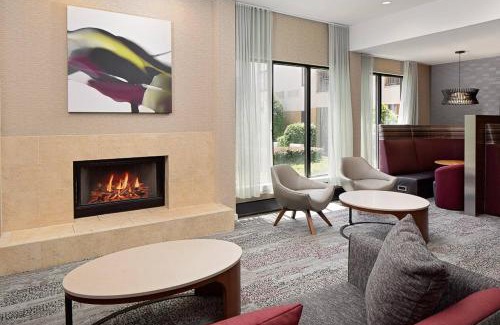 Croasdaile Farm Master Hotel | Cozy Courtyard Durham: Pool & Dining Near Duke University