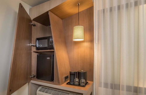 Biggs Field Hotel | Discover Comfort at Courtyard El Paso East with Pool & Spa