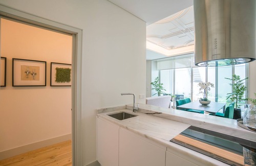 Lisbon Old Town Apartment | Elegant Ocean View Apartment with Spa and Breakfast Options