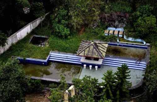 Baguio Apartment | Inviting Courtyard Getaway with Breakfast & Family Amenities