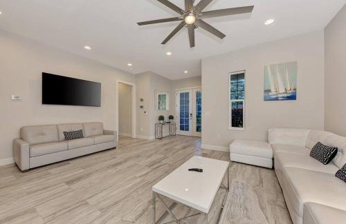 Gillespie Park House | Inviting Courtyard Home with Pool & Spa Near Beach