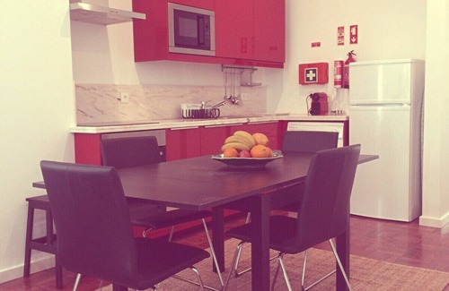 Aveiro Apartment | Cozy Stay at Courtyard House 2 with Family-Friendly Amenities