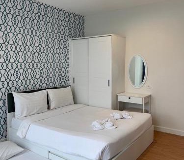 Mu Si Apartment | Discover Courtyard Khaoyai: Family-Friendly with Pool