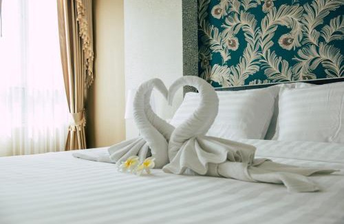 Mu Si Apartment | Discover Courtyard Khaoyai: Family-Friendly with Pool