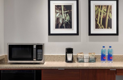 Greenville Hotel | Relax at Courtyard Marriott Greenville: Top Amenities Await