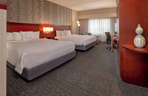 Halfway Hotel | Discover Comfort at Courtyard Marriott Hagerstown Hotel