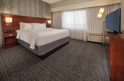 Halfway Hotel | Discover Comfort at Courtyard Marriott Hagerstown Hotel