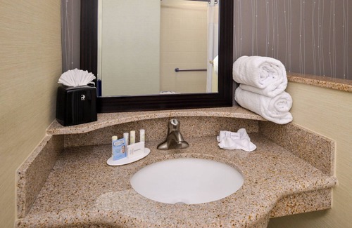 Hesperia Hotel | Discover Courtyard Marriott Victorville: Pool and Dining Awaits