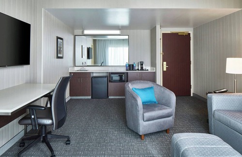 Lloyd District Hotel | Pet-Friendly Stay at Courtyard Portland Downtown/Convention Center