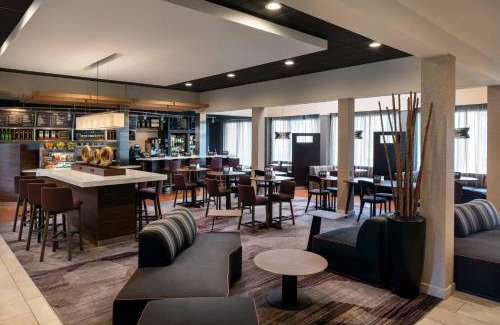 Larkspur Hotel | Family-Friendly Retreat at Courtyard San Francisco Larkspur