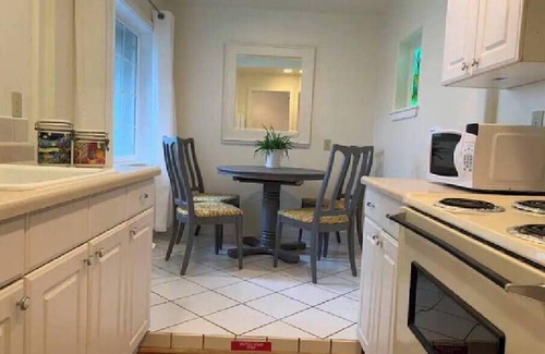 Langley Apartment | Oceanfront Courtyard Studio Apt - Guest Rated 9.8/10