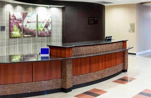 Norfolk - Virginia Beach Hotel | Comfortable Courtyard Suffolk Chesapeake with Pool & Dining