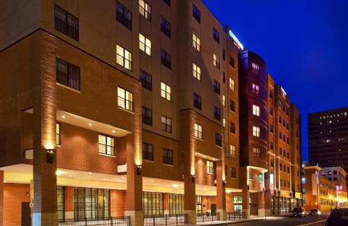 Downtown Syracuse Hotel | Modern Retreat at Courtyard by Marriott Syracuse Downtown