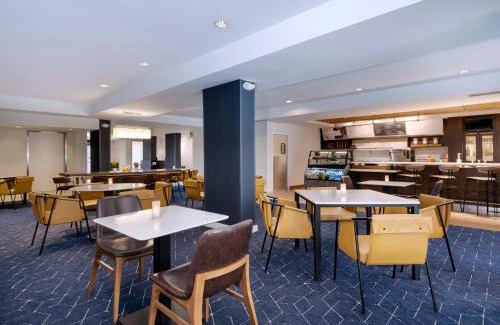 Bearss Plaza Hotel | Relax at Courtyard Tampa North with Pool and Family Amenities