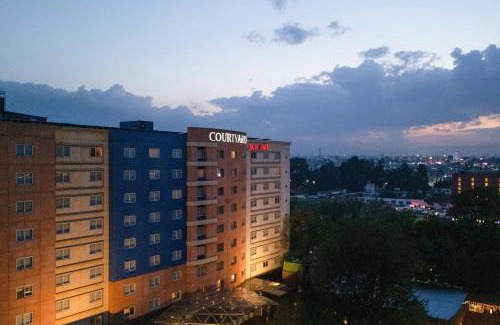 Toluca Hotel | Discover Courtyard Toluca Tollocan with Family-Friendly Amenities