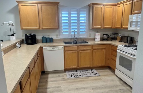 The Villages Villa | Idyllic Lake Sumter Villa with Golf Cart and Pool Access