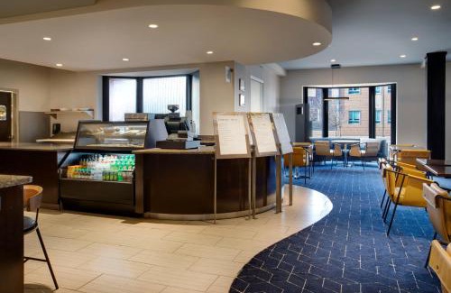 Worcester Hotel | Exceptional Courtyard Worcester with Oceanfront Pool Access