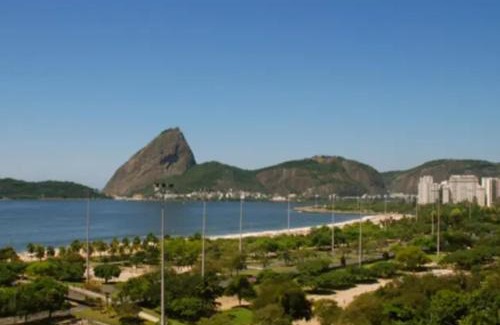 Laranjeiras Apartment | Oceanfront Couto Lauredo Apartment with Pet-Friendly Perks