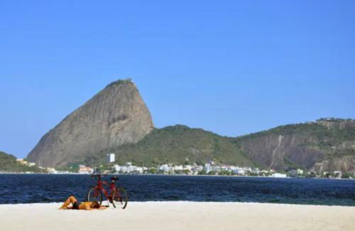 Laranjeiras Apartment | Oceanfront Couto Lauredo Apartment with Pet-Friendly Perks