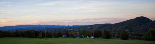 Websterville Bed & Breakfast | Charming Couture Farm at Millstone Hill: Family-Friendly Retreat