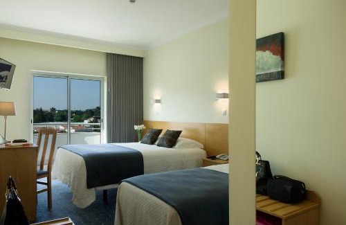 Fatima Hotel | Welcoming Cova da Iria Hotel with Family-Friendly Amenities
