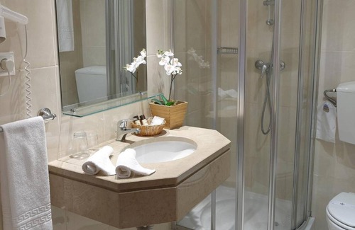 Fatima Hotel | Discover Cova da Iria: Spa & Family-Friendly Retreat