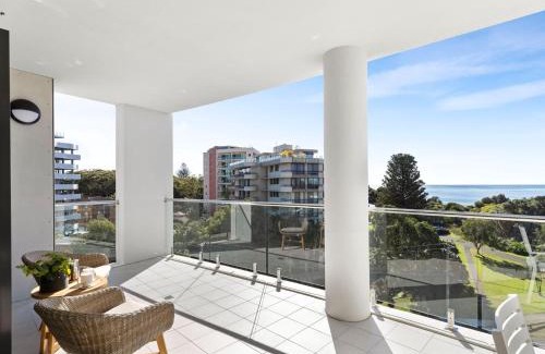 Forster Apartment | Discover Cove 603: Family-Friendly Retreat with Pool Access