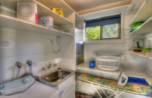 Coles Bay Apartment | Beautiful Cove Beach Apartment 2 with Ocean Views & Spa