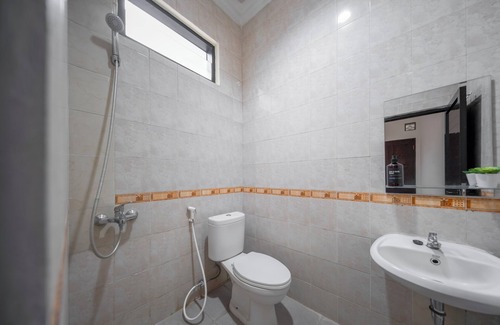 Kemanggisan Hotel | Cove Melita