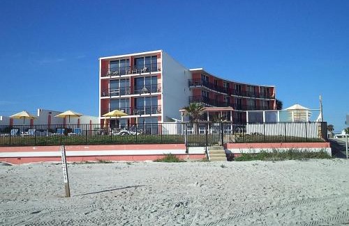 Seabreeze Park Hotel | Oceanfront Cove Motel: Family-Friendly with Pool Access