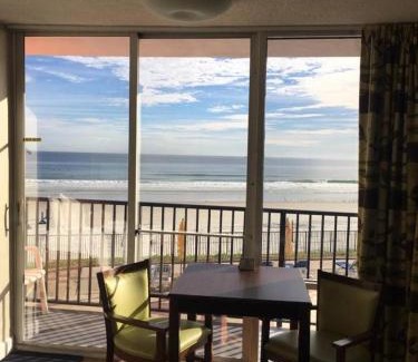 Seabreeze Park Hotel | Oceanfront Cove Motel: Family-Friendly with Pool Access