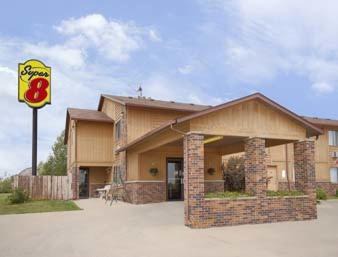 Winterset Hotel | Pet-Friendly Retreat at Covered Bridge Inn with Hot Tub