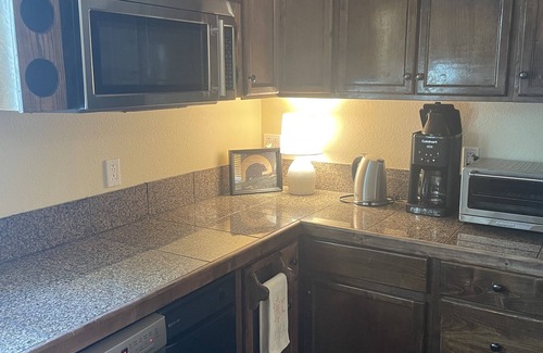 McCall House | Perfectly Located Hotel Near Town, Lake & Park - Guest Rated 9.8