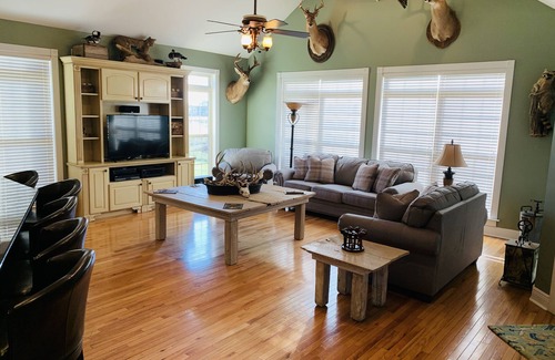 Goshen Cabin | Inviting Covey Point: Game Room & Outdoor Living Awaits!