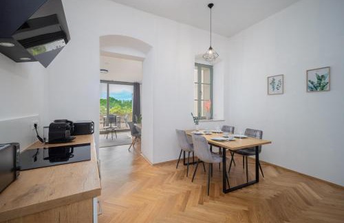 Bautzen Apartment | CoView - Bautzen: Design Apartment with Terrace & Views