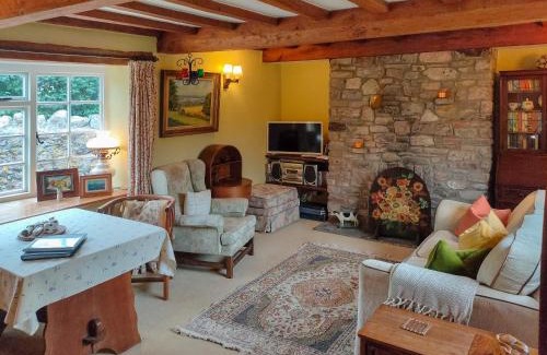Churchill House | Family-Friendly Cow Cottage with High Guest Satisfaction