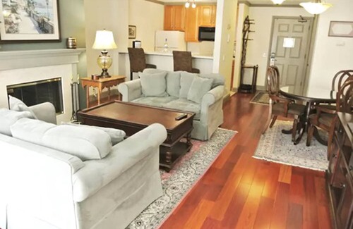 Cow Hollow Hotel | Discover Cow Hollow Inn & Suites: Guest Rated 8.8/10