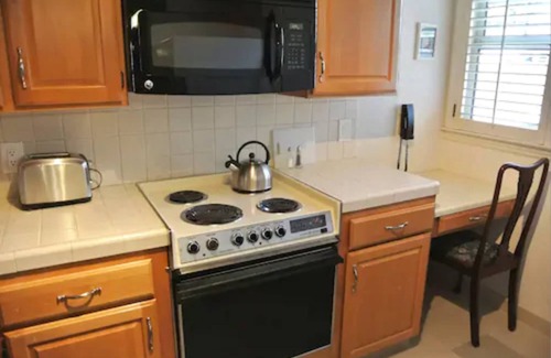 Cow Hollow Hotel | Discover Cow Hollow Inn & Suites: Guest Rated 8.8/10