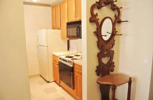 Cow Hollow Hotel | Discover Cow Hollow Inn & Suites: Guest Rated 8.8/10