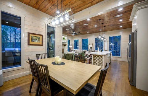 Pickens Cabin | Cowabunga Cabin - Pool, Hot Tub, Play Park, Outdoor Kitchen, Shuffleboard