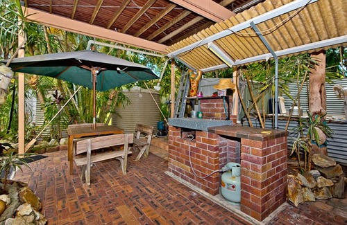 Brisbane Waterfront Apartment | Family-Friendly Stay at Cowan Palms with Breakfast Included