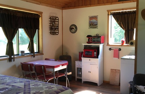 Heron Cabin | Pet-Friendly Cowboy Camp Cabin at Elk Barn Guest Ranch