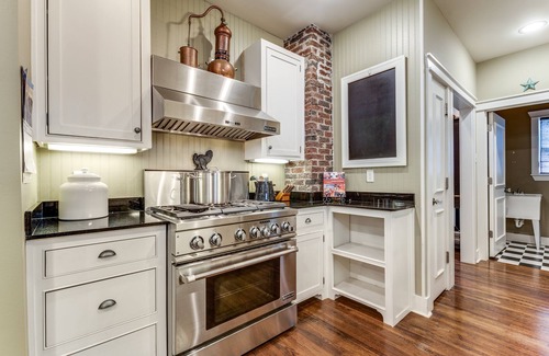 Fort Worth Cultural District House | Central Cowboy Casa: Top-Rated Stay with Family Amenities!