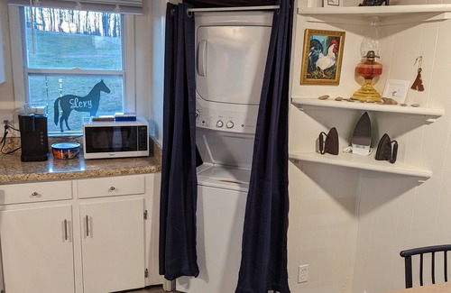 Florence House | Pet-Friendly Cowboy Cottage: Rated 10/10 by Guests